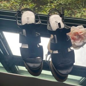 White Mountain Cork Wedge Zipper-front Sandals Size 10 Black PU